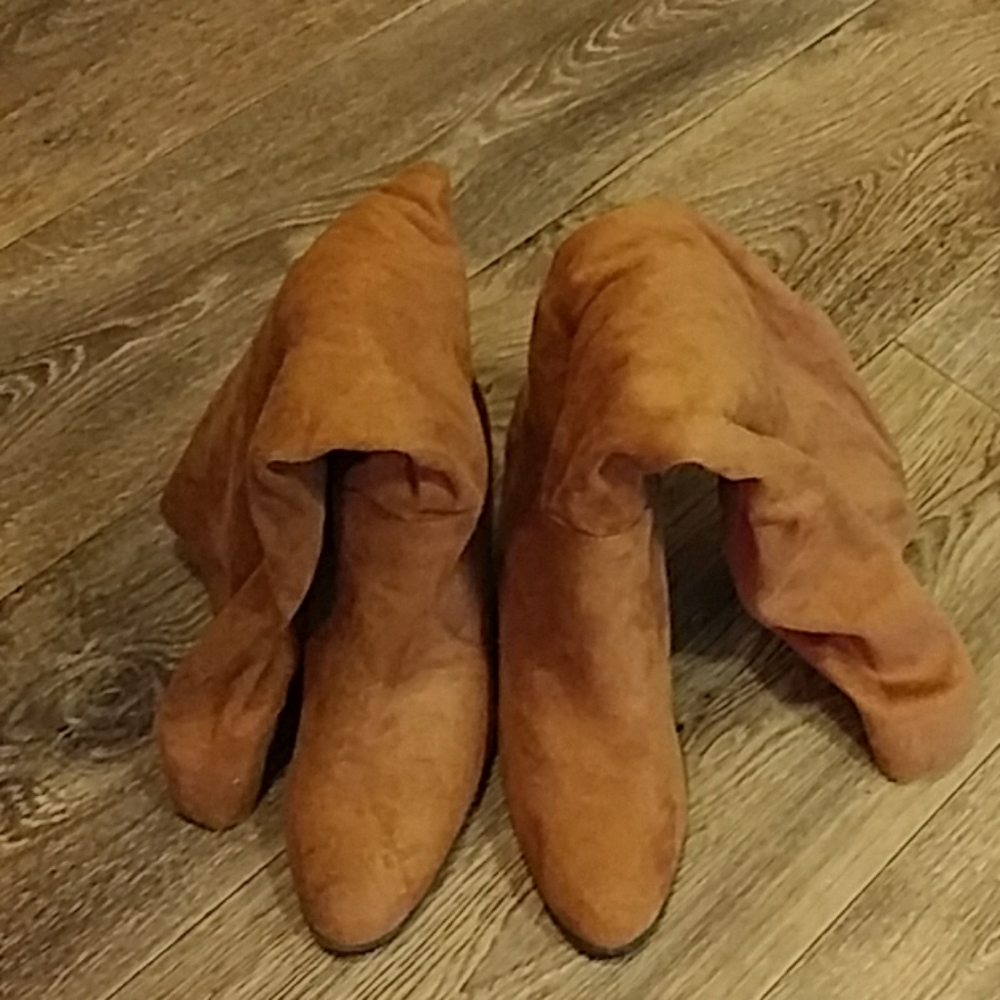 Shoes - Picture 2 of 4